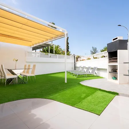 Aqua Garden - Spacious 3-bedroom With Terrace, Bbq & Pool Access In Vila