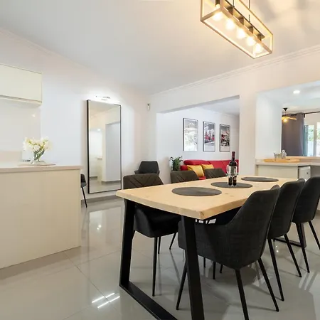 Aqua Garden - Spacious 3-bedroom With Terrace, Bbq & Pool Access In * Costa Adeje (Tenerife)