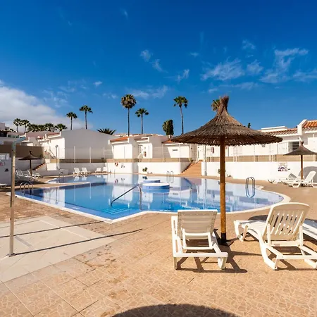 Aqua Garden - Spacious 3-bedroom With Terrace, Bbq & Pool Access In *