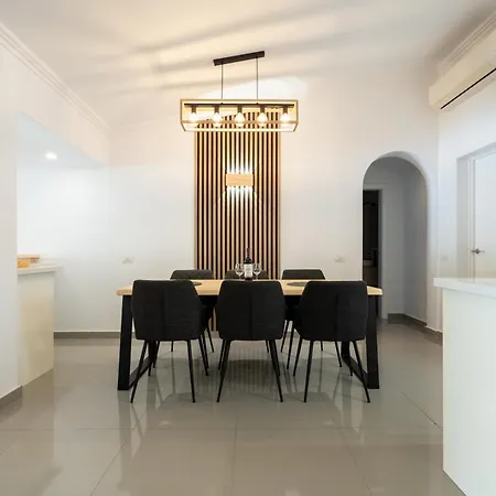 Aqua Garden - Spacious 3-bedroom With Terrace, Bbq & Pool Access In Vila Costa Adeje (Tenerife)