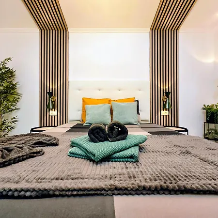 Aqua Garden - Spacious 3-bedroom With Terrace, Bbq&pool Access In Villa Costa Adeje (Tenerife)
