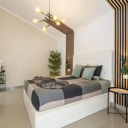 Aqua Garden - Spacious 3-bedroom With Terrace, Bbq&pool Access In *