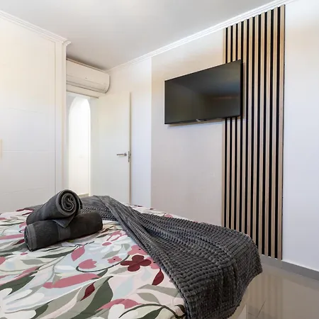 Aqua Garden - Spacious 3-bedroom With Terrace, Bbq&pool Access In * Costa Adeje (Tenerife)