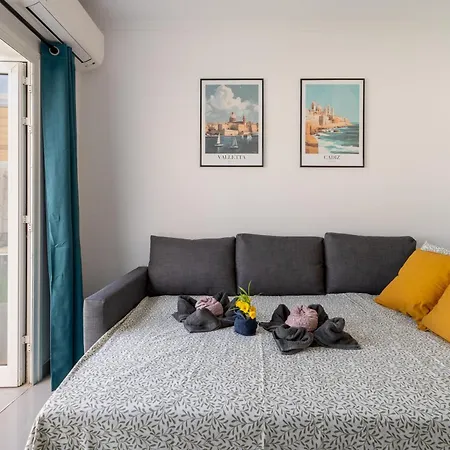 Aqua Garden - Spacious 3-bedroom With Terrace, Bbq & Pool Access In Vila *