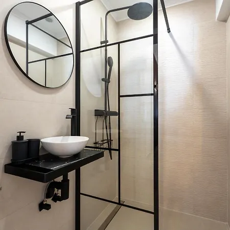 Aqua Garden - Spacious 3-bedroom With Terrace, Bbq & Pool Access In Vila *